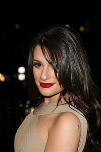 'Glee's' Lea Michele rocks bangs 