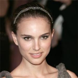 Natalie Portman is known for pulling off basic hairstyles and making them look glamorous