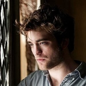 Does Robert Pattinson's messy hair get him work?