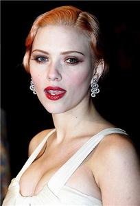 Scarlett Johansson's vintage makeup style is pitch perfect for her Broadway debut. 