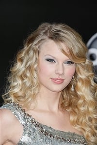 Swift recently traded her soft curls for a sleek new hairstyle