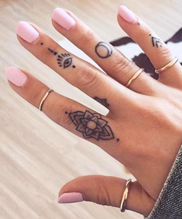 Finger Tattoos: Plentiful Ink