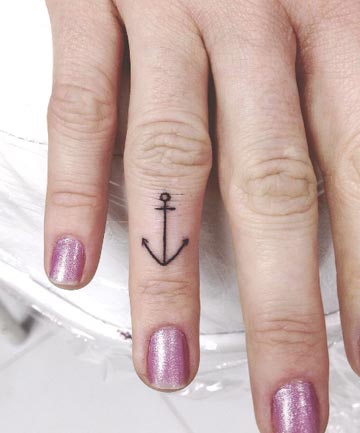 Finger Tattoos: All Hands on Deck