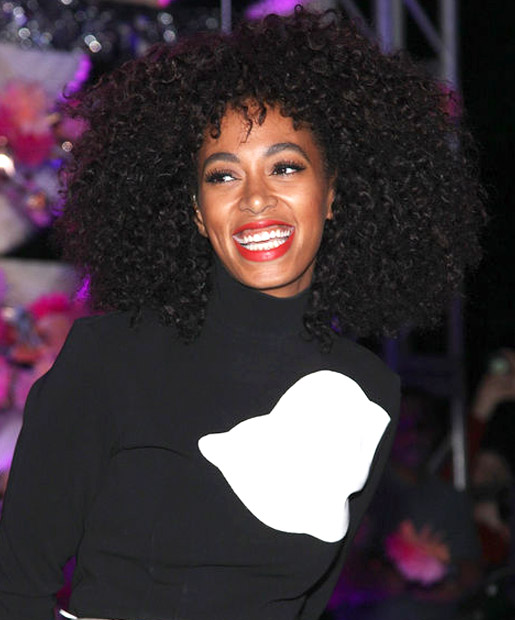 Solange Knowles: Oval