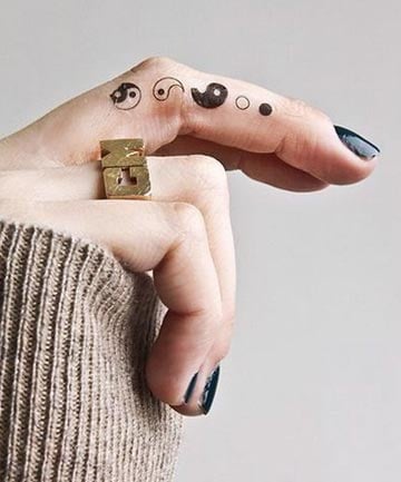 Finger Tattoos: Yin and Yang
