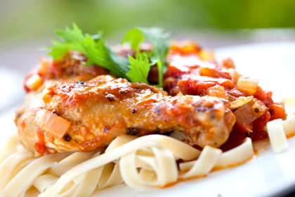 Lunch: Chicken and mushroom in spicy tomato sauce 