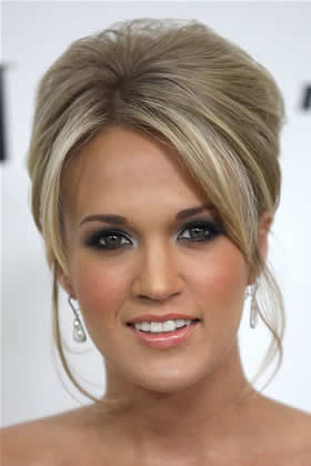 Updo: Carrie Underwood 