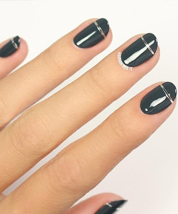 Minimalist Nails: Chrome Stripes