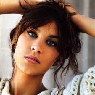 Alexa Chung Tries Beauty With Eyeko