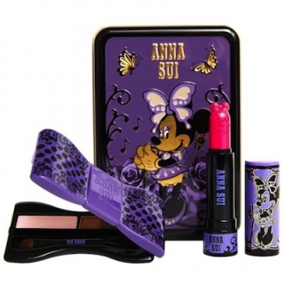 Anna Sui + Minnie Mouse Makeup = Best Holiday Gift Ever?
