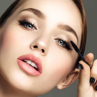 Mascara Hacks That'll Change Your Lashes -- and Your Life