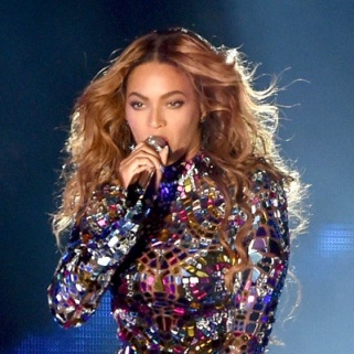 The Must-See Beauty Looks from the 2014 VMAs