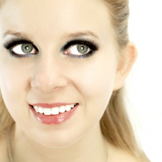 Get the Look: Dramatic Smoky Blue Eye Makeup