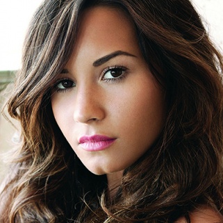 How Demi Lovato Gets Clear, Zit-Free Skin