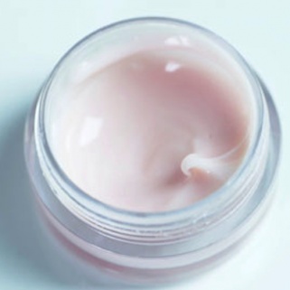 Blimey! British Women Would Rather Have Moisturizer than Sex