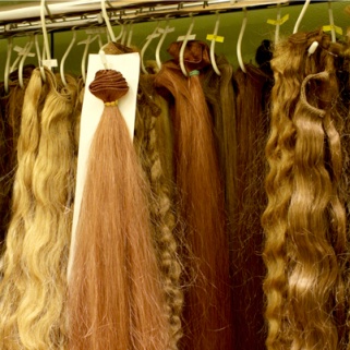 Forget Cars and Wallets, Smart Thieves Are Stealing Hair Extensions