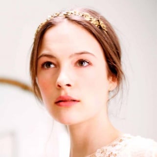 Warning: This Bridal Hair Flair Might Just Outshine Your Dress