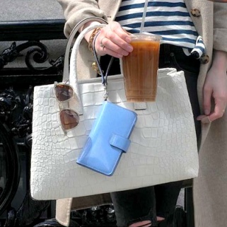The Only 5 Makeup Items You Should Have in Your Purse -- Ever