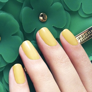 20 Prettiest Nail Polishes for Spring