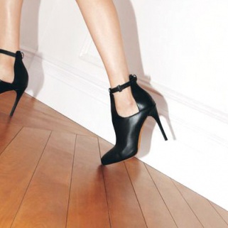 Throw Out All Your Shoes -- This Is the Only Pair You Need