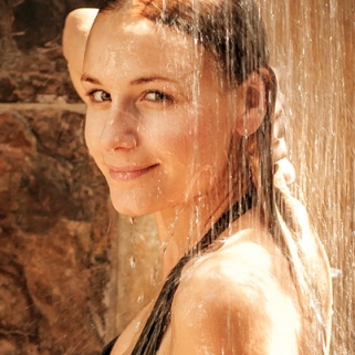 5 Natural Acne-Fighting Ingredients to Try Now