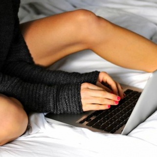 27 African-American and Latina Beauty Bloggers You Need to Know Now