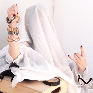 8 Crazy Things That Happen When You're a Hand Model