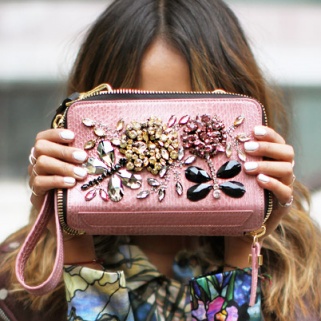 Jewel-Encrusted Accessories to Jazz Up Our Outfit