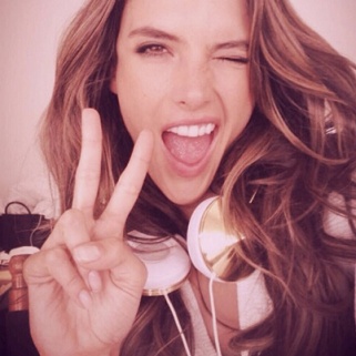 5 VS Angels Who Post Selfies We Love to Hate