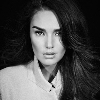 Why You Need to Know British It Girl Tamara Ecclestone
