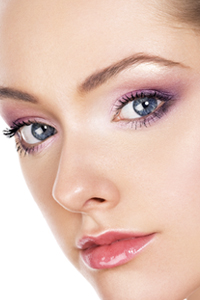 Three Ways to Wear Colorful Eyeshadow on Your Wedding Day  