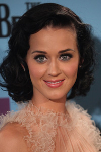 Bridal Makeup: Create Your Own Version of Katy Perry's Sexy, Full Lashes