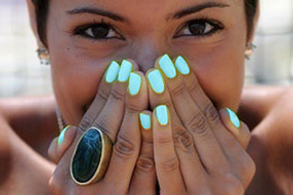 18 Hottest Spring Nail Polishes 