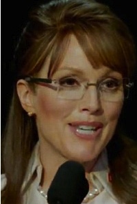 Why I'm Obsessed With How Julianne Moore Became Sarah Palin