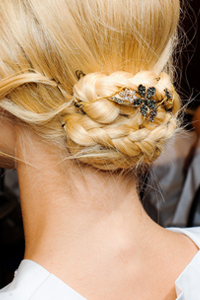 How to Wear Your Hair Two Ways at Once [SLIDESHOW]