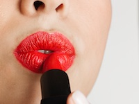 How to Look Fabulous in Red Lipstick	