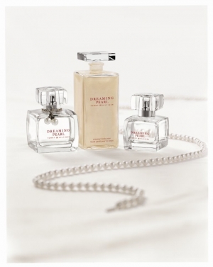 Tommy Hilfiger Dreaming Pearl Shimmer Body Pour