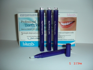 Blush Professional Teeth Whitening Pen
