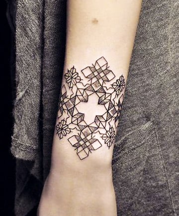 40+ Wrist Tattoos Designs and Ideas for Women – neartattoos