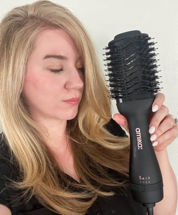 I Tried It Amika S Hairbrush Blow Dryer Hybrid That Promises Zero Frizz