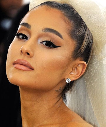 Heres Exactly How To Copy Ariana Grandes Signature Makeup Look