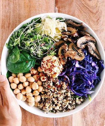 Vegan Chickpeas, Quinoa, Spinach, Mushroom and Cabbage Lunch Bowl