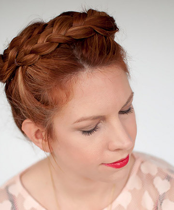 HOW TO: EASY CROWN BRAID TUTORIAL - Minute With Mary