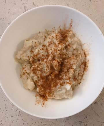 Egg White Oats Topped With Cinnamon, serves 1