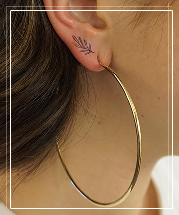 Helix Tattoos Are The Newest, Weirdest Trend in Minimalist Tattoos |  Minimalist tattoo, Tattoo trends, Inner ear tattoo