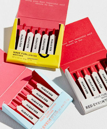 Tage af tilfældig Påhængsmotor Urban Outfitters: Red Earth Have Fun Lipstick Matchbook Trio, $9, 8  Clothing Stores With the Most Amazing Beauty Sections - (Page 16)