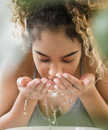 Properly Wash Your Face Before Bed