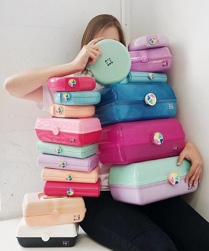 15 Cute Travel Makeup Bags That Will 