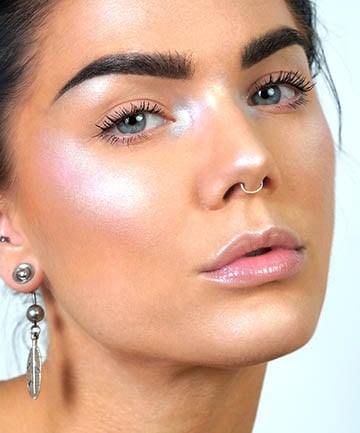 Holographic Highlighter, 17 Ethereal Looks That Do Your Inner Unicorn Proud - (Page 12)