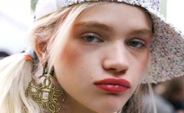 Review: Chanel Poudre Universelle Compacte - Natural Finish